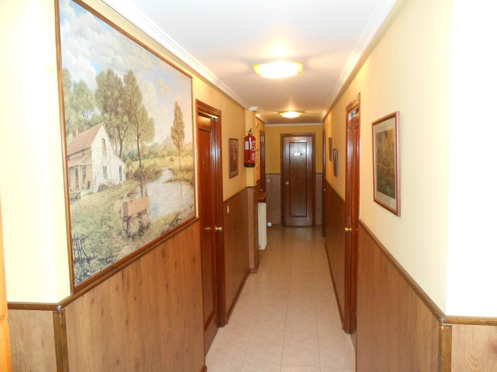 Hostal Restaurante El Abuelo Trobajo Del Camino Eksteriør billede