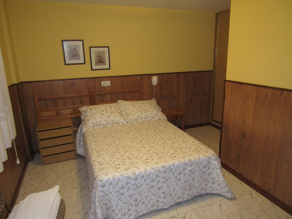 Hostal Restaurante El Abuelo Trobajo Del Camino Eksteriør billede